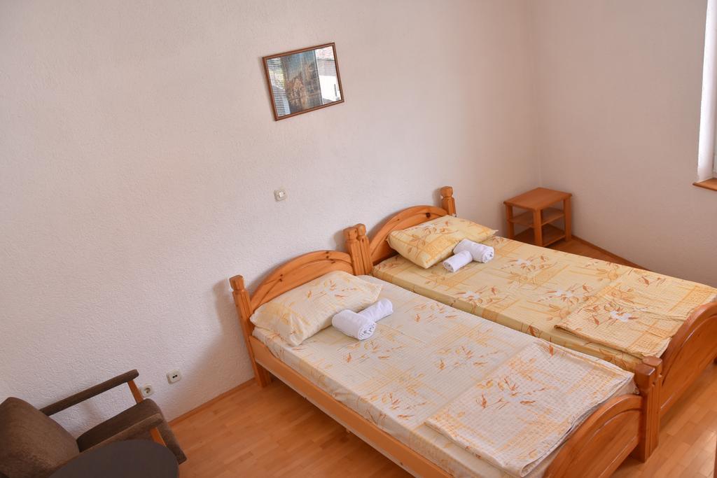 Apartment And Studio Damjan โอครีด ภายนอก รูปภาพ
