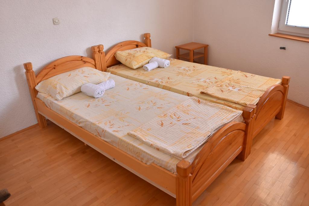 Apartment And Studio Damjan โอครีด ภายนอก รูปภาพ