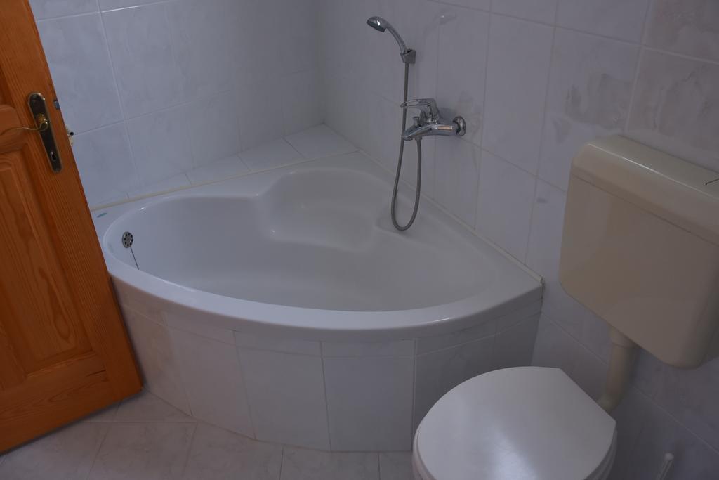 Apartment And Studio Damjan โอครีด ภายนอก รูปภาพ